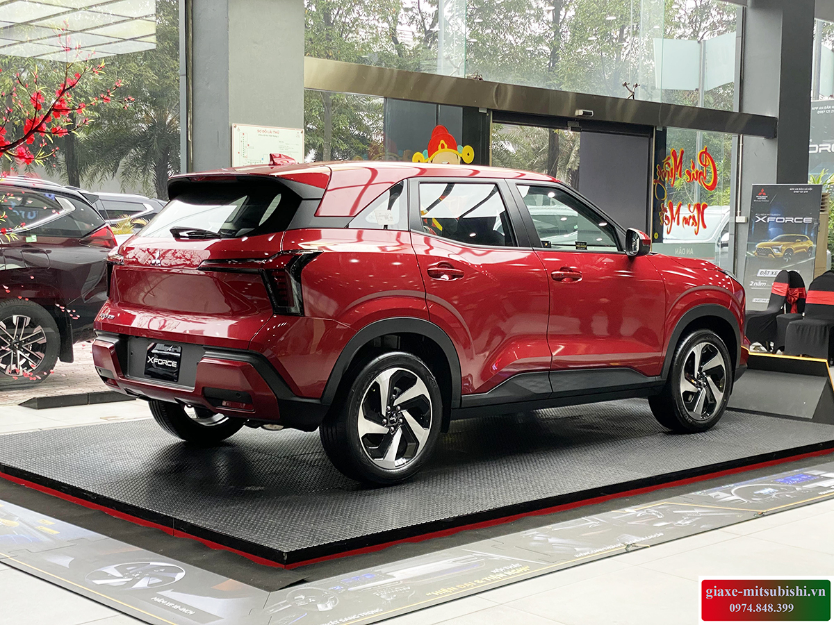 Xe Mitsubishi Xforce Premium màu đỏ