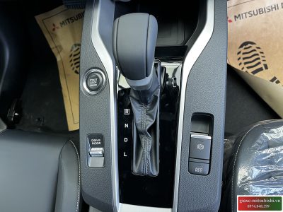 MITSUBISHI XFORCE PREMIUM 2025