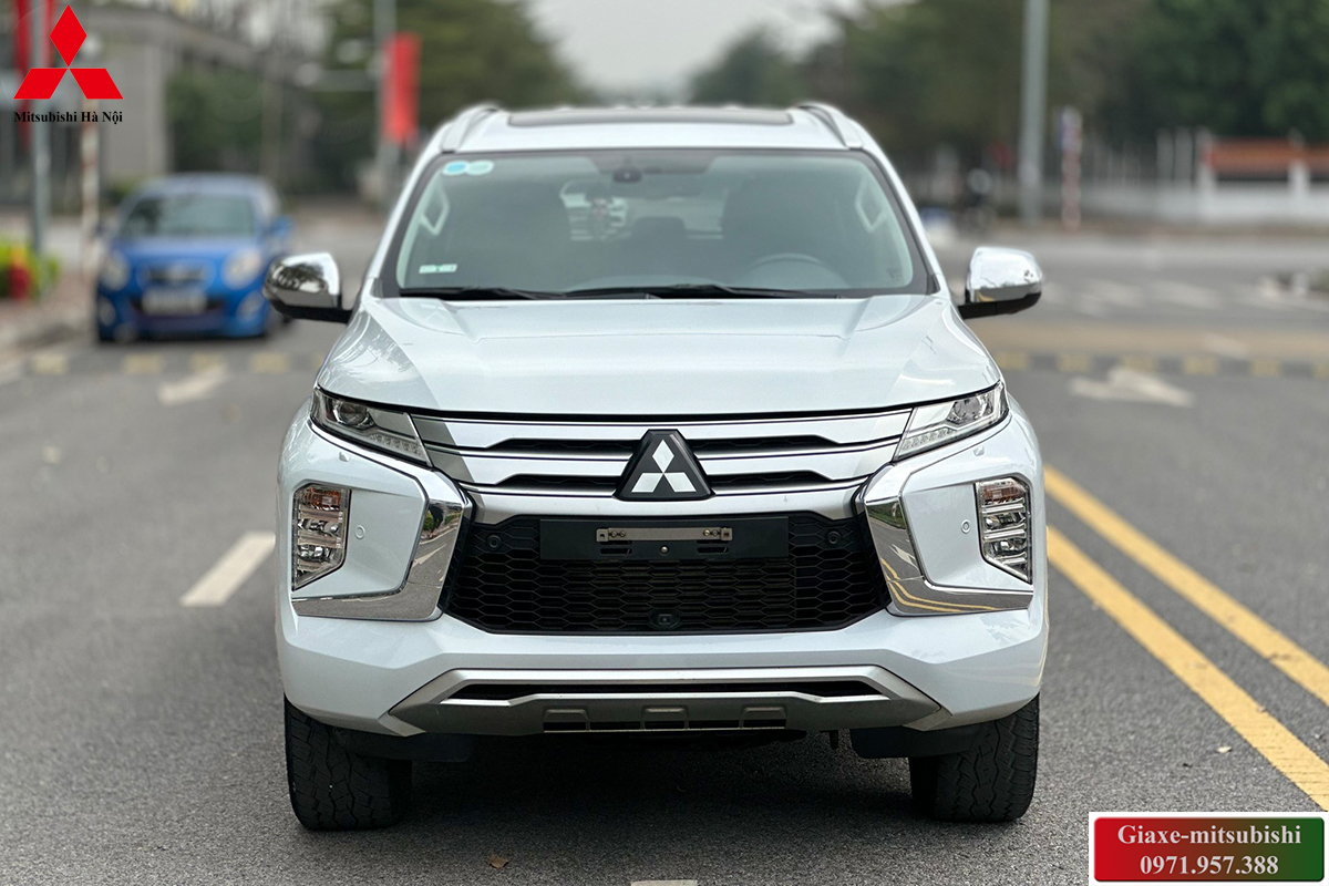 Mitsubishi Pajero Sport 2024 màu trắng