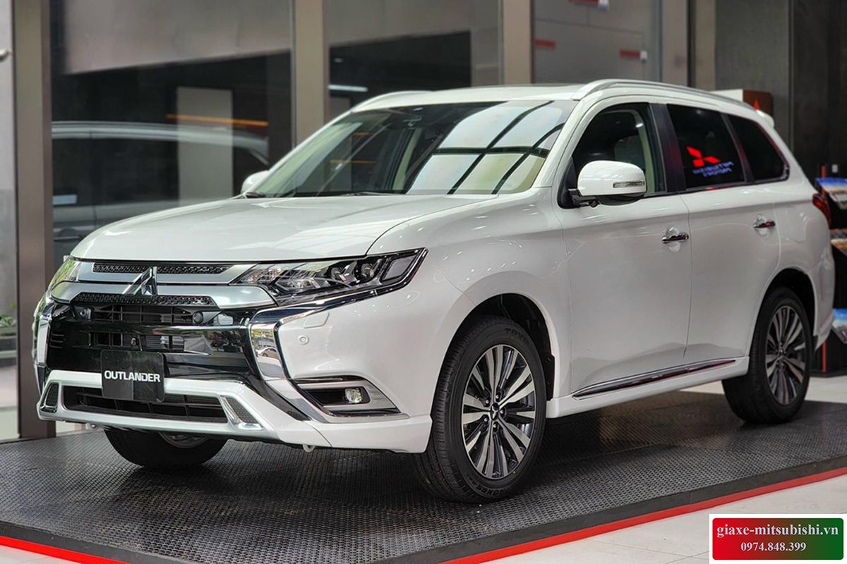 Xe Mitsubishi Outlander 2024 Premium màu trắng