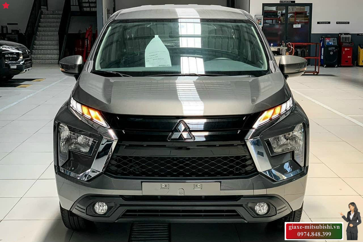 Xe Mitsubishi Xpander 2024 AT Eco màu nâu xanh