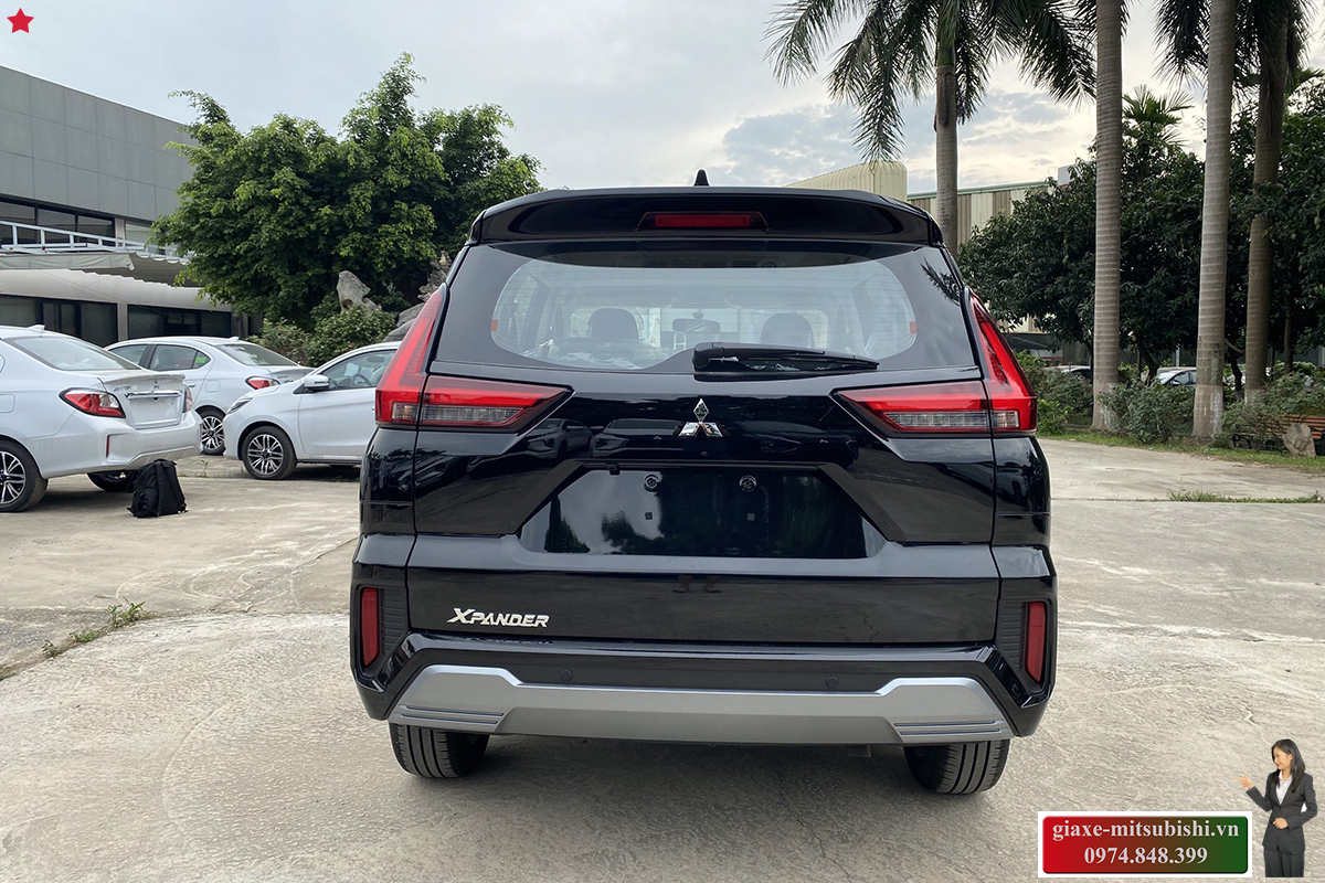 Đuôi xe Mitsubishi xpander 2024 premium màu đen