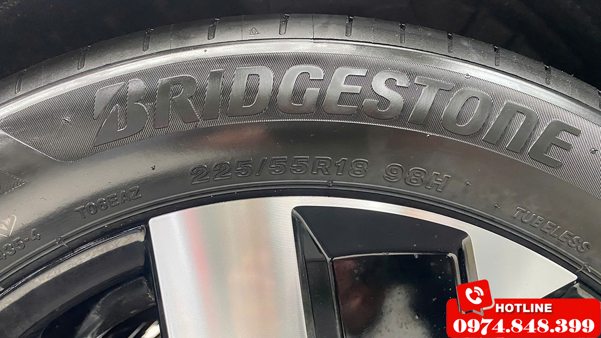 Kích thước Destinator là 225/55R18