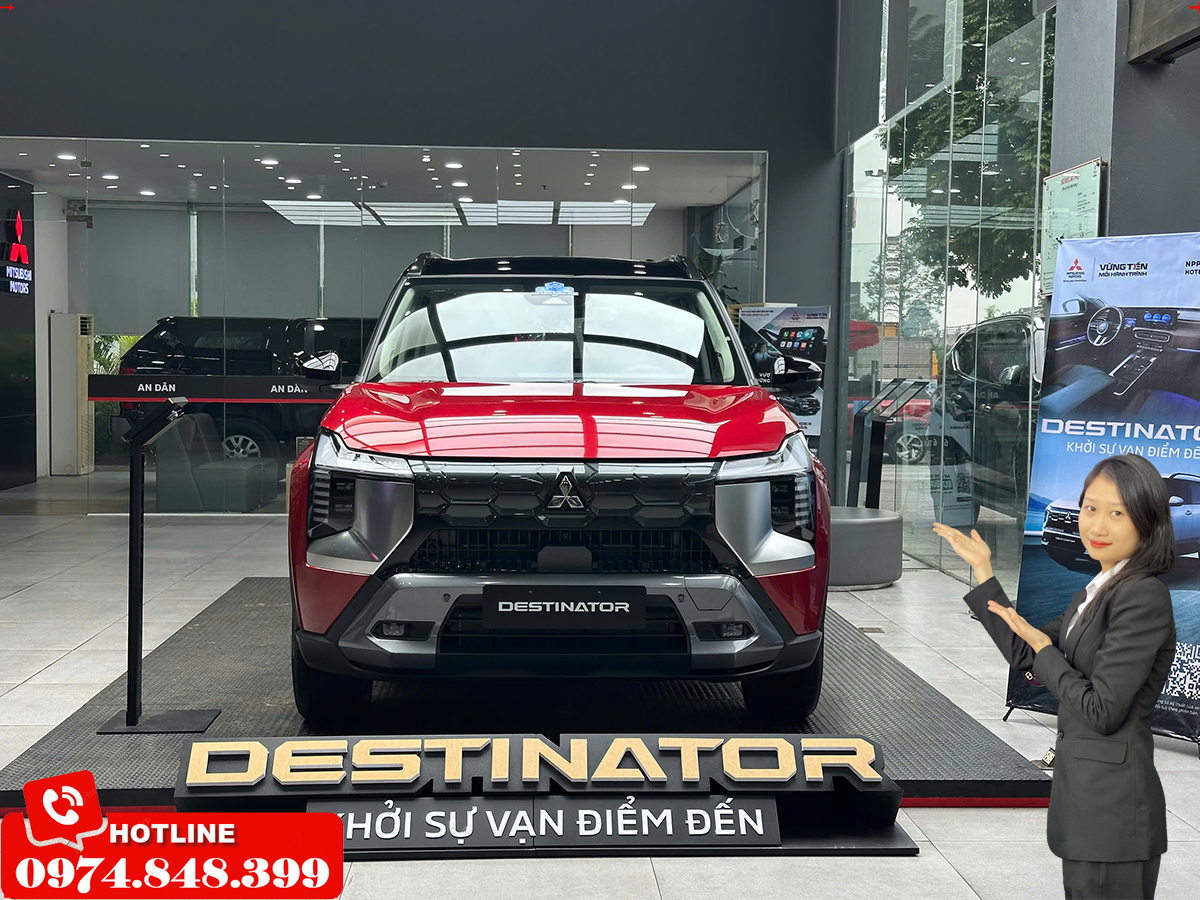 Xe Mitsubishi Destinator Ultimate màu đỏ đen