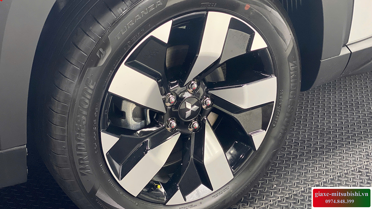 Mâm hợp kim trên xe Mitsubishi Destinator