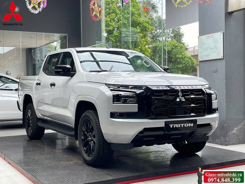 Mitsubishi Triton 4WD AT Premium
