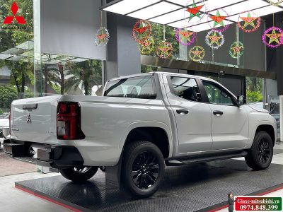 Mitsubishi Triton 4WD AT Premium